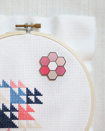Hexie Blooms Needle Minder - Pink