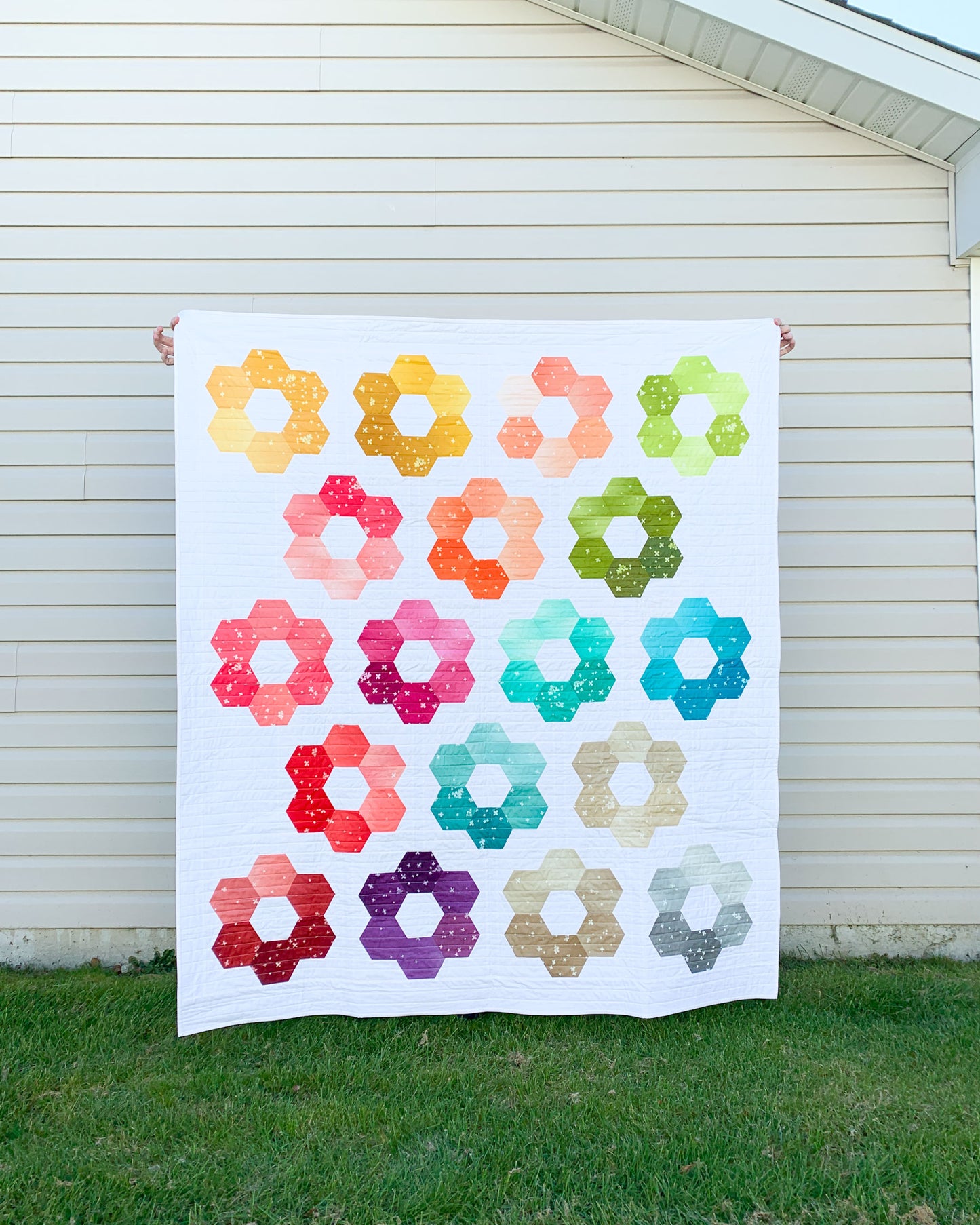 Hexie Blooms Quilt Pattern (Download)