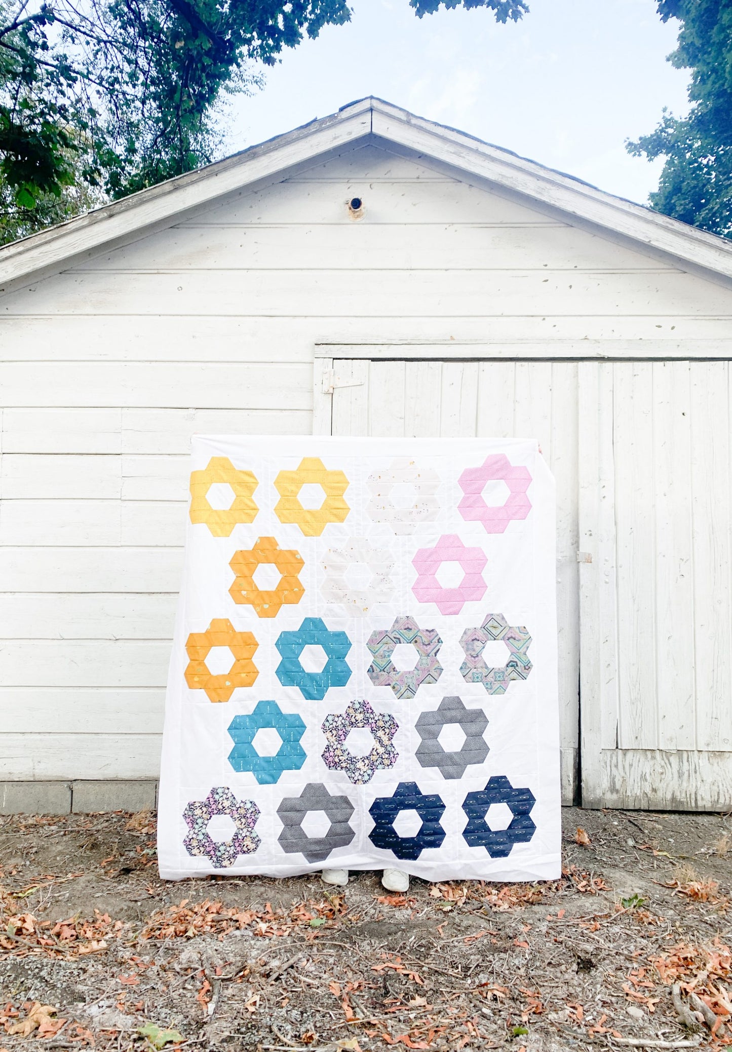 Hexie Blooms Quilt Pattern (Download)